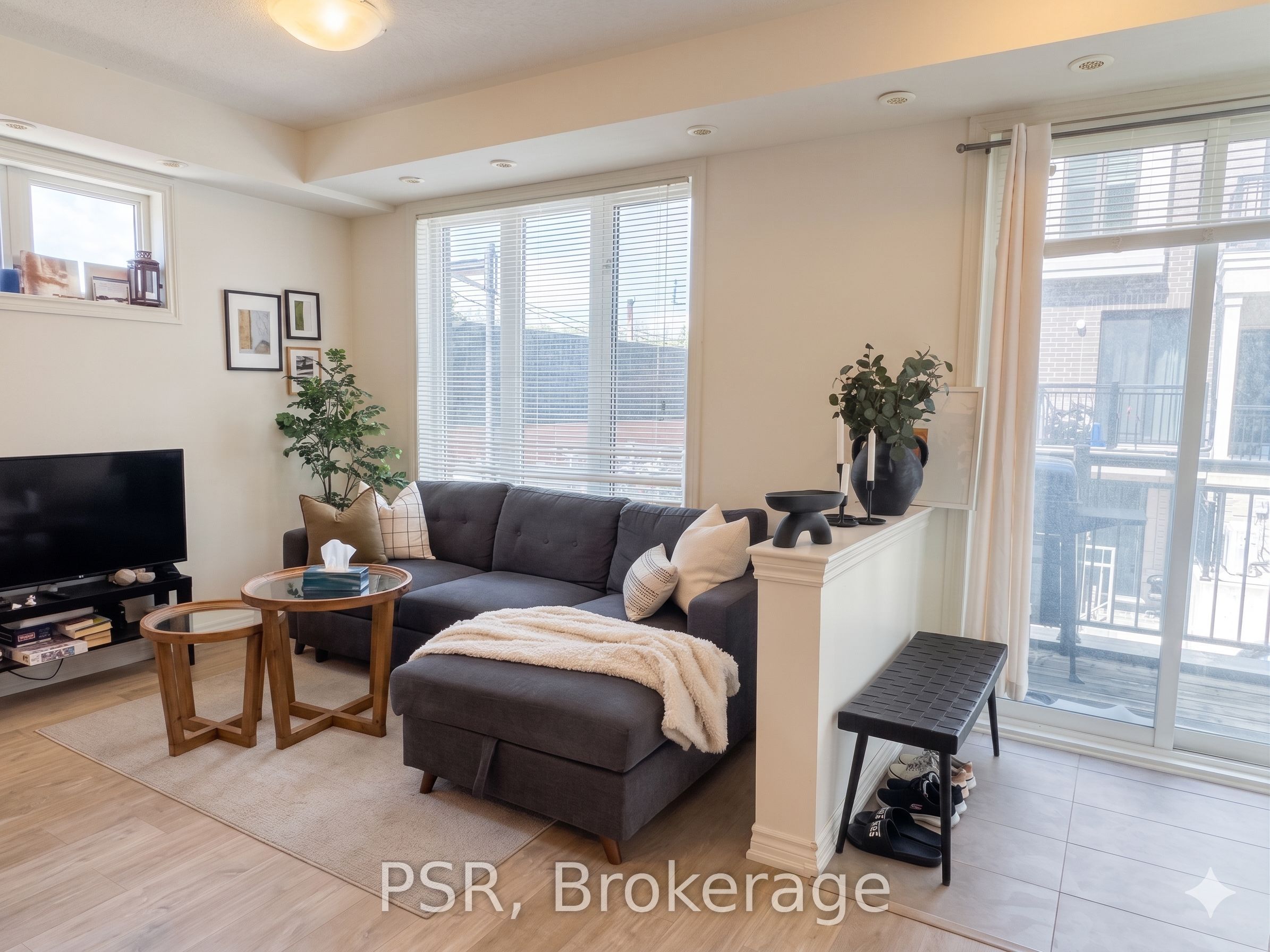 Additional image 4 of 2-120 Long Branch Avenue, Toronto, ON, M8W 0B1