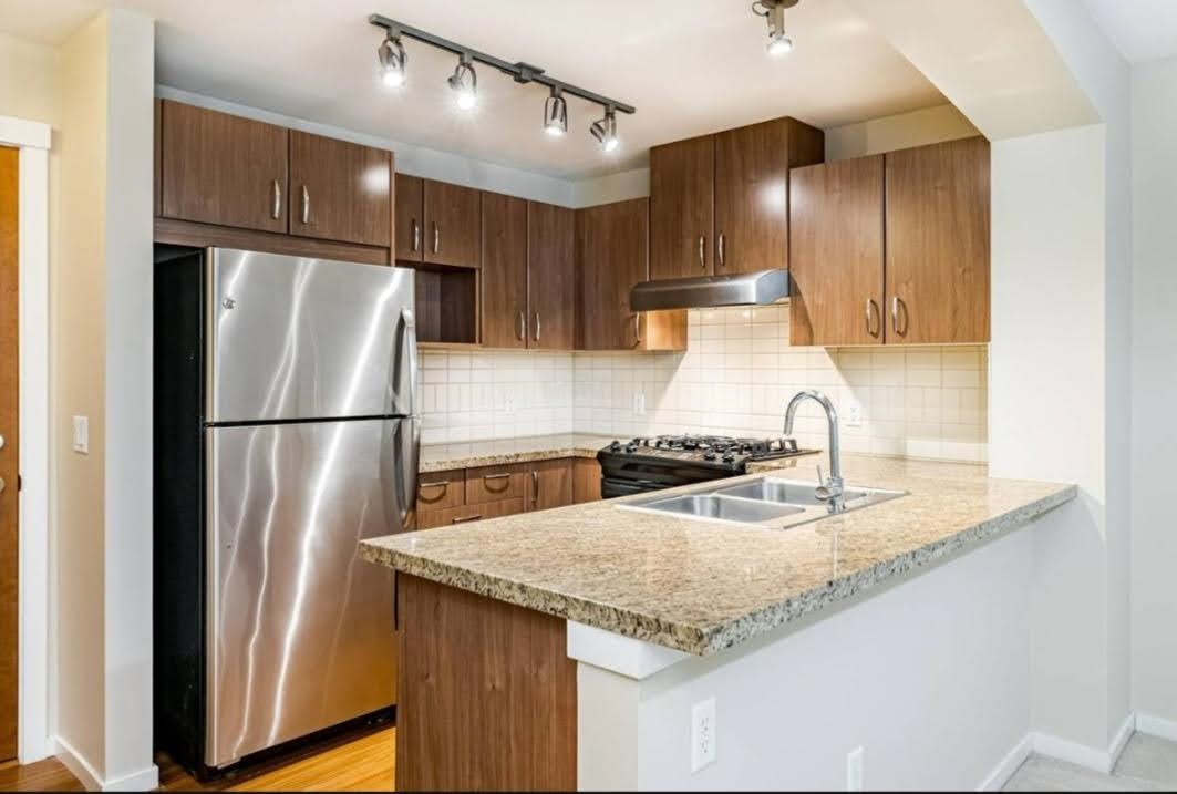 Additional image 3 of 201-3082 Dayanee Springs Boulevard, Coquitlam, BC, V3E 0A3
