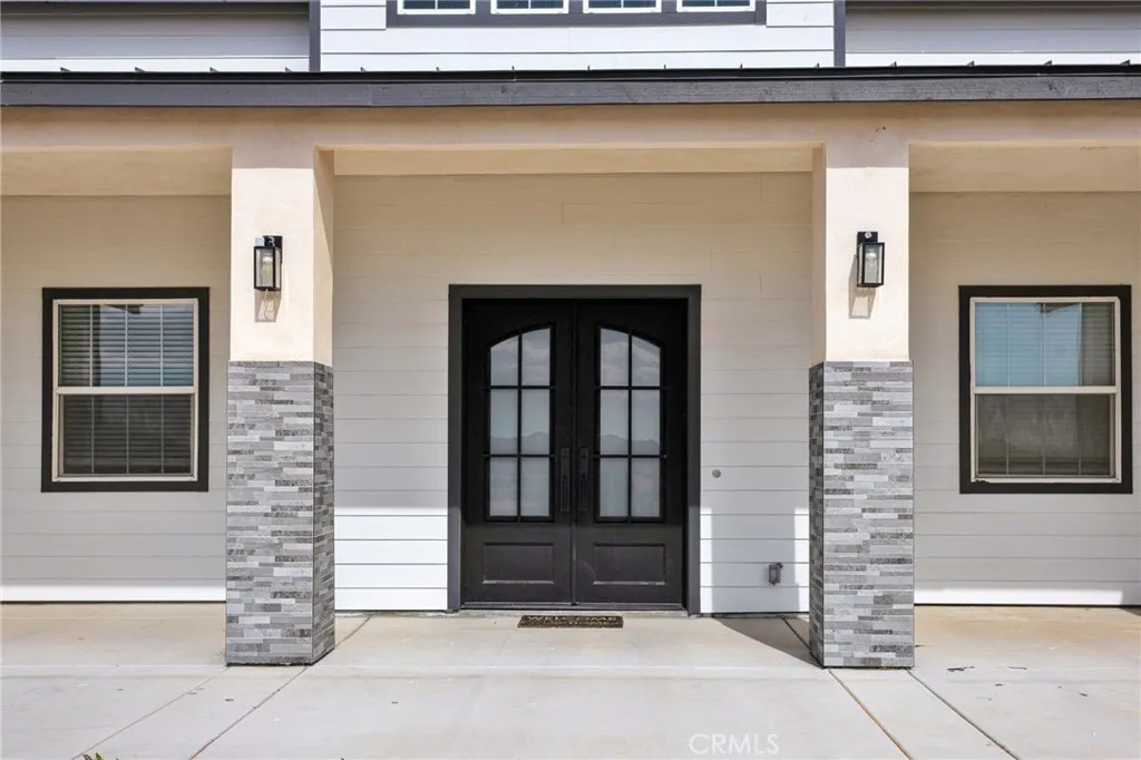 16979 Nanticoke Rd, Apple Valley, CA 92307 photo 3