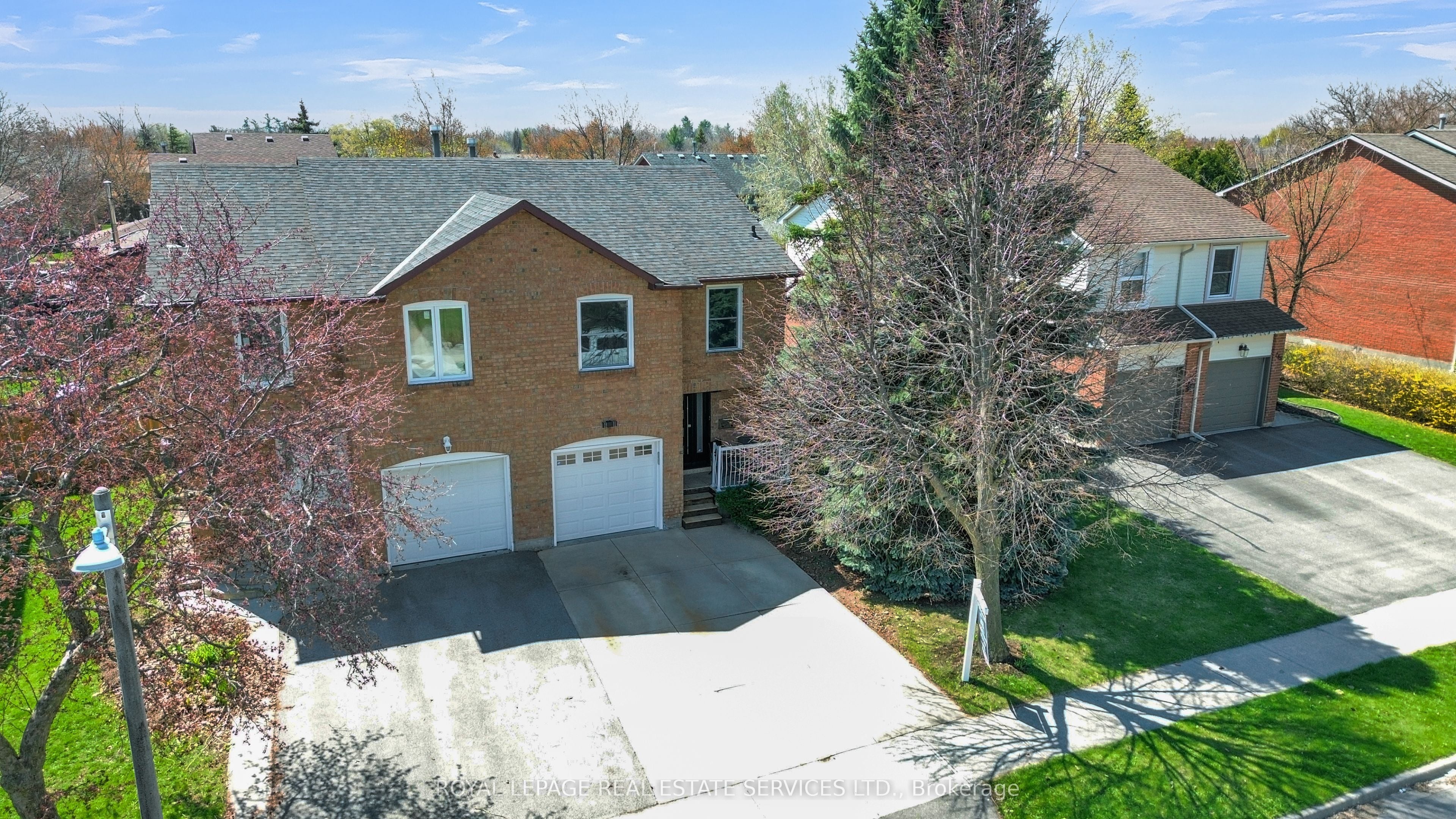 284 Rimmington Drive, Oakville, ON, L6H 3N5