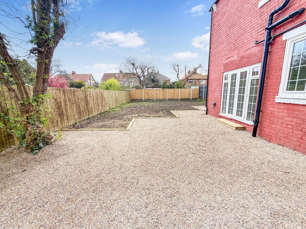 Additional image 44 of 5 bed semi-detached house for saleHutton Avenue, Hartlepool TS26