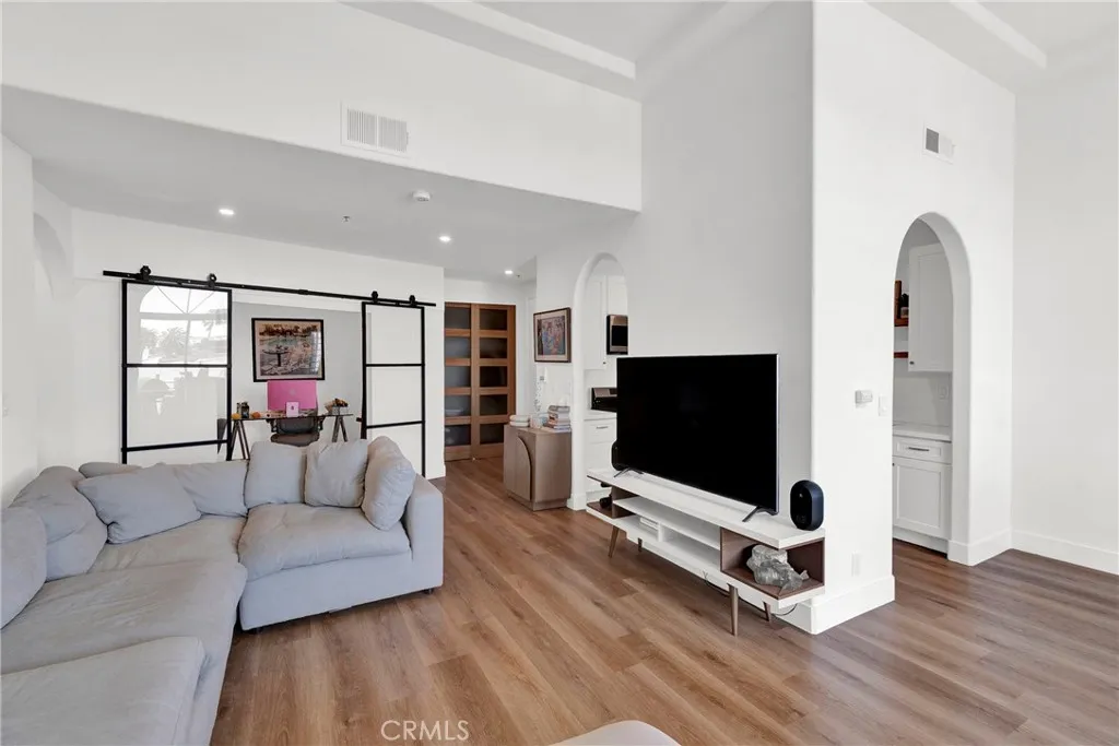 Additional image 8 of 4830 Elmwood Avenue Unit 302, Los Angeles, CA 90004