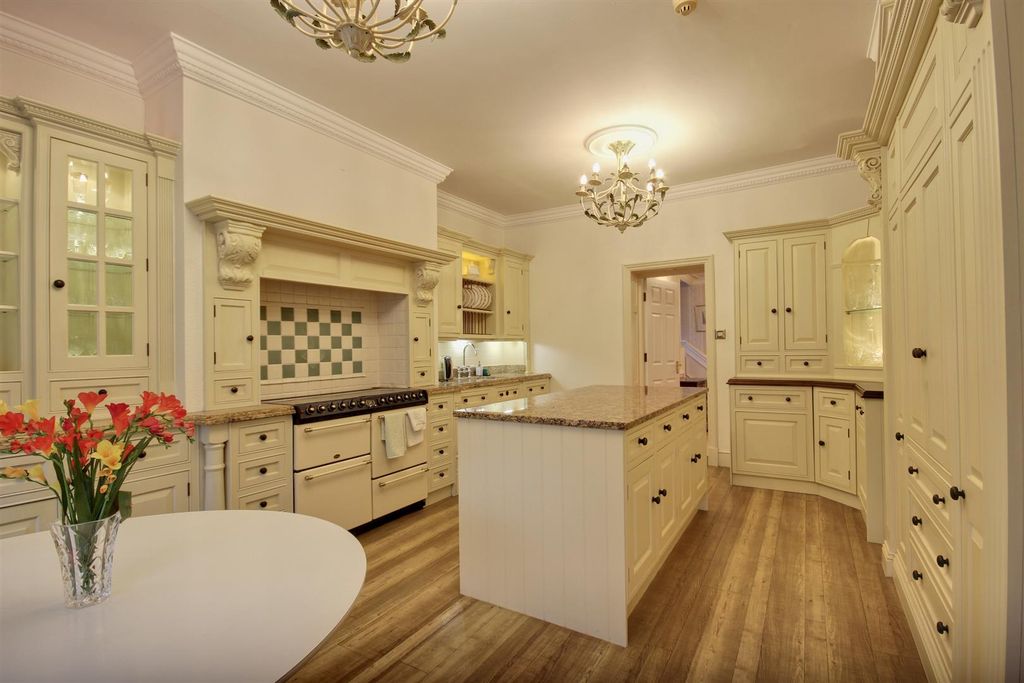 Additional image 4 of 2 bed flat for saleHall Park, Swanland, North Ferriby HU14