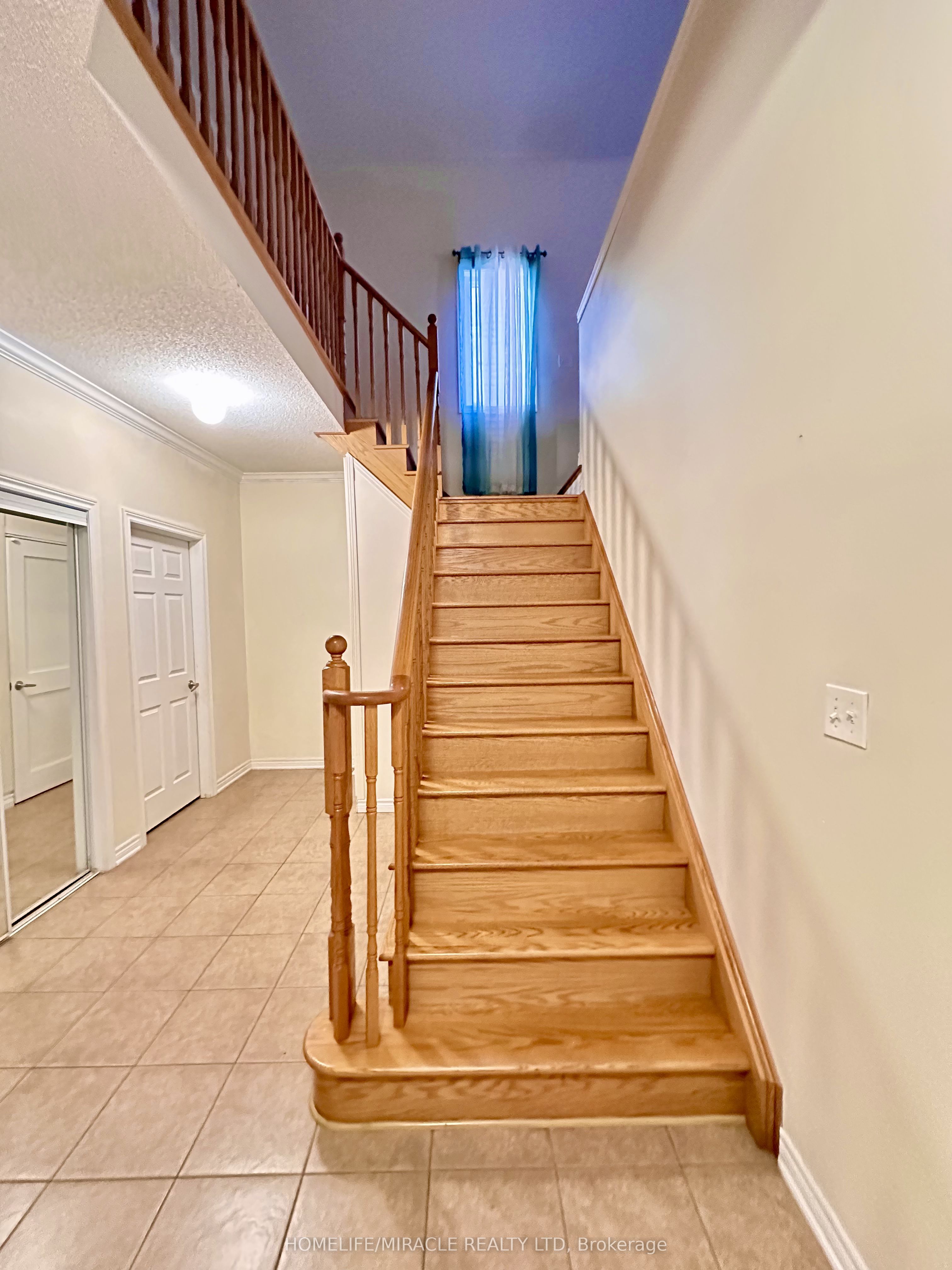 Additional image 2 of Main-56 Baycliffe Drive, Whitby, ON, L1P 0B2