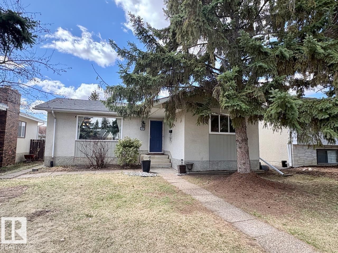 8607 35a Avenue NW, Edmonton, AB, T6K0C3