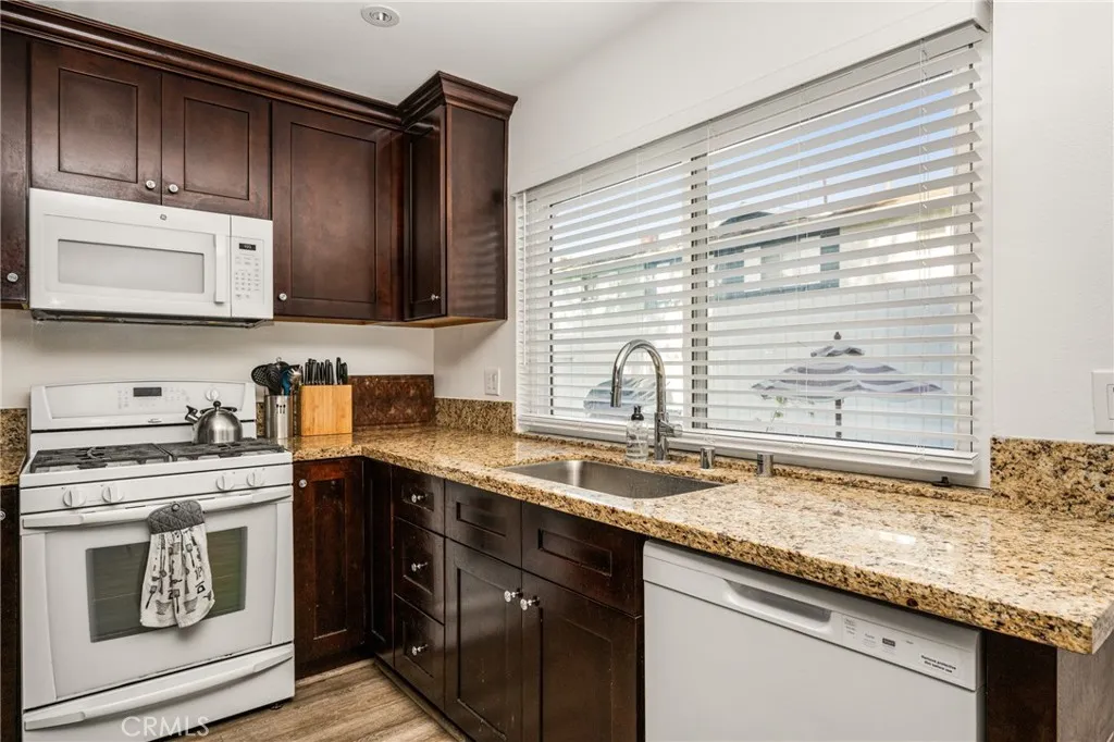 Additional image 9 of 19752 Bromley Lane Unit 9, Huntington Beach, CA 92646