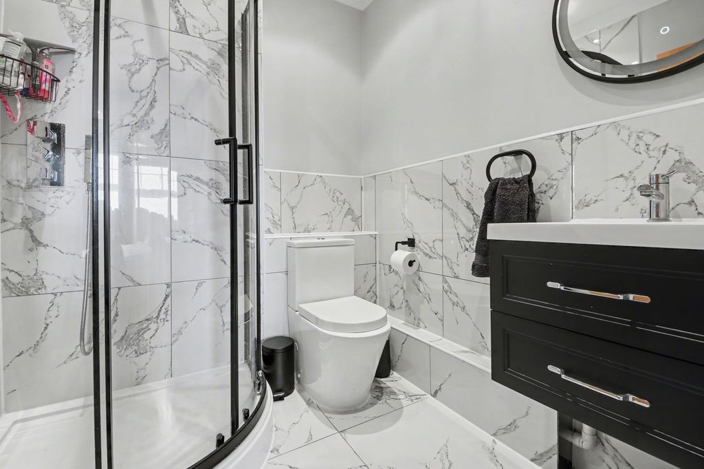 2 bed flat for sale49 Cobden Avenue, Bitterne Park SO18