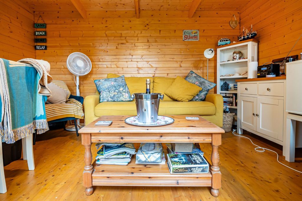 Additional image 15 of 2 bed maisonette for saleMaypole Road, Taplow, Buckinghamshire SL6