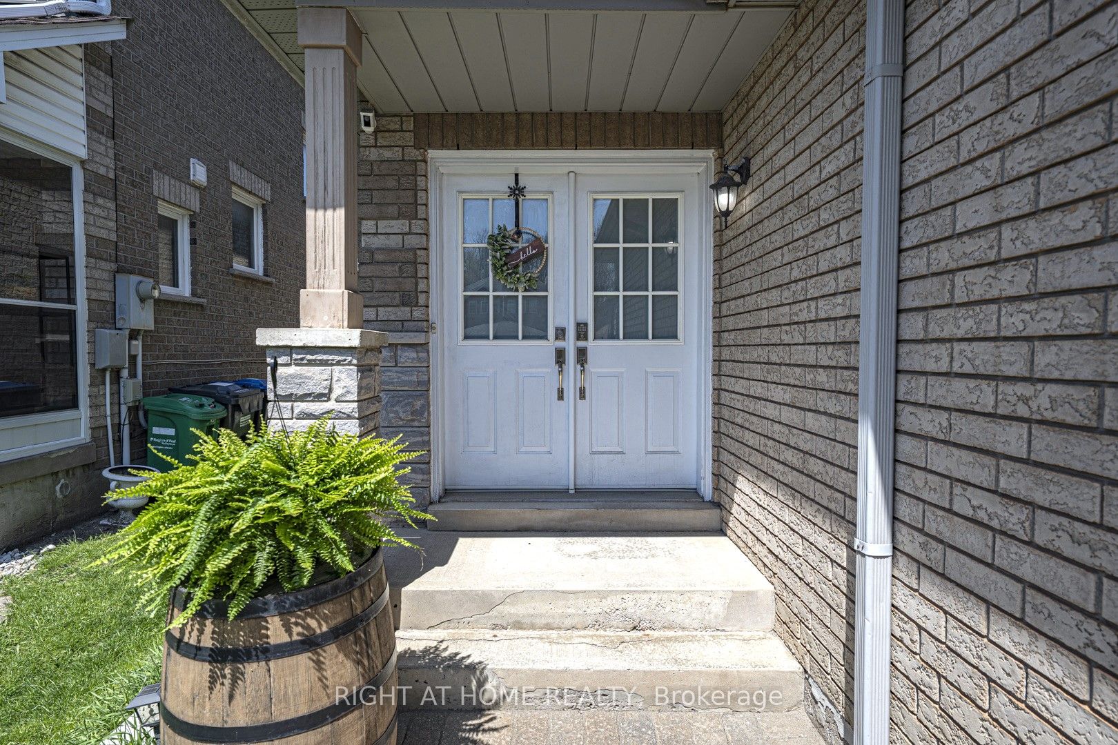 Additional image 3 of 604 Summer Park Crescent, Mississauga, ON, L5B 4E9