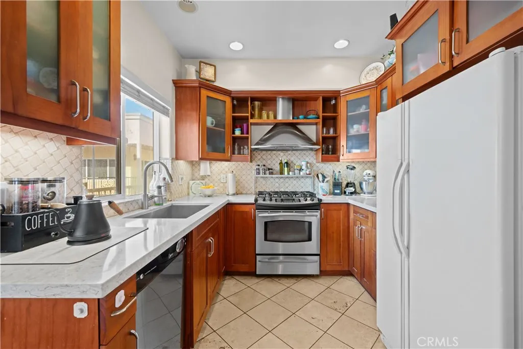 Additional image 8 of 626 E Orange Grove Avenue Unit 301, Burbank, CA 91501