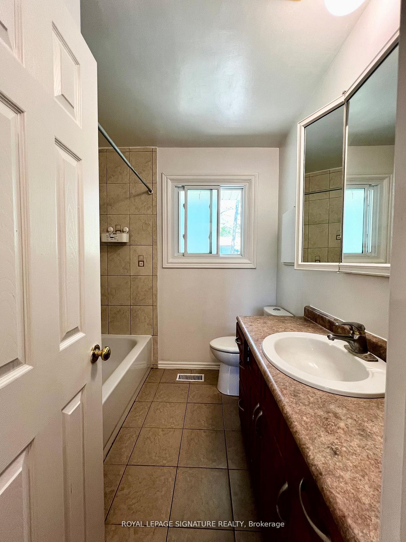 Additional image 5 of Upper-194 Cedarbrae Avenue, Waterloo, ON, N2L 4S5