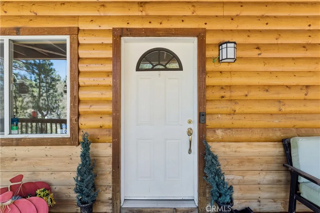 Additional image 9 of 879 Spruce Lane, Sugarloaf, CA 92386