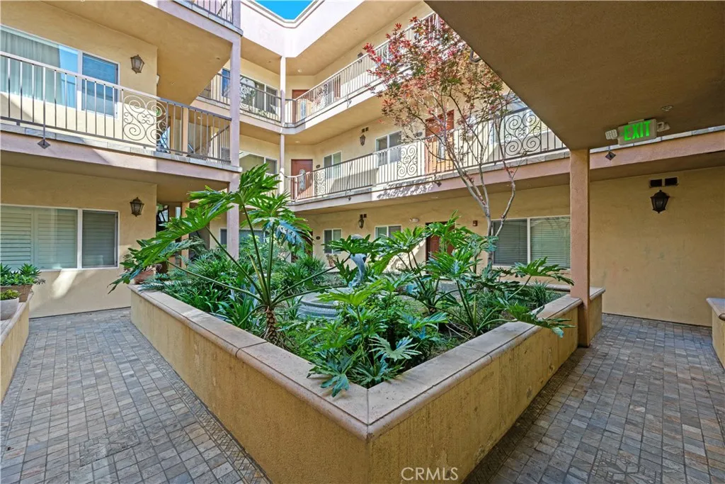 Additional image 48 of 626 E Orange Grove Avenue Unit 301, Burbank, CA 91501