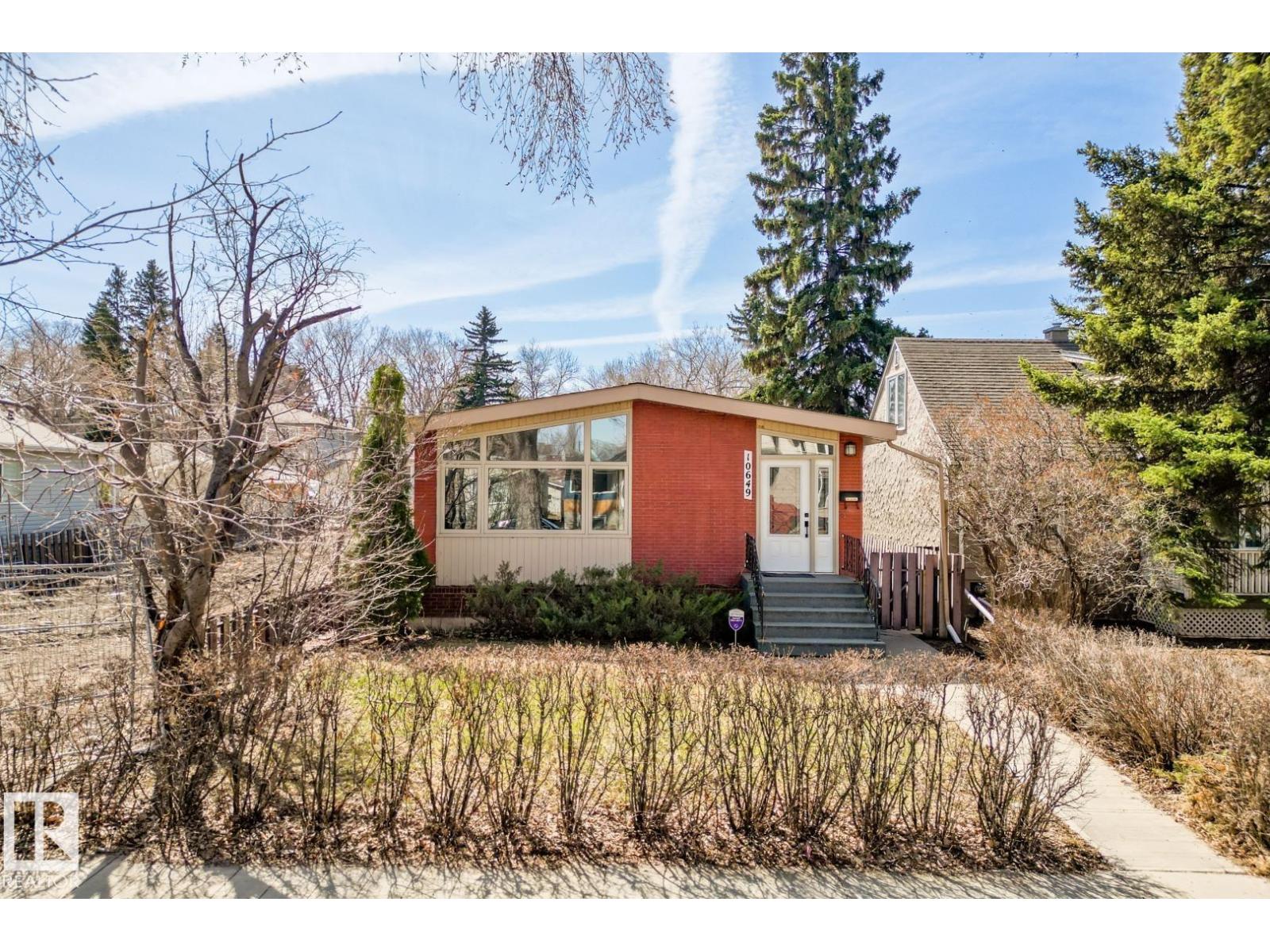 10649 67 Avenue NW, Edmonton, AB, T6H1Z7