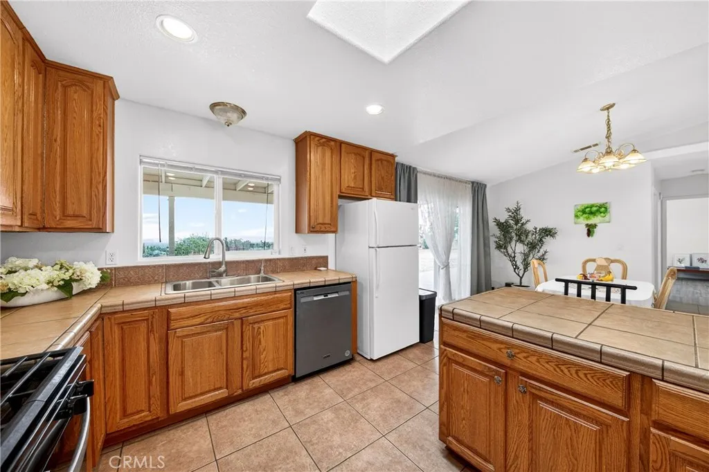 Additional image 12 of 1246 Locust Rd, Pinon Hills, CA 92372
