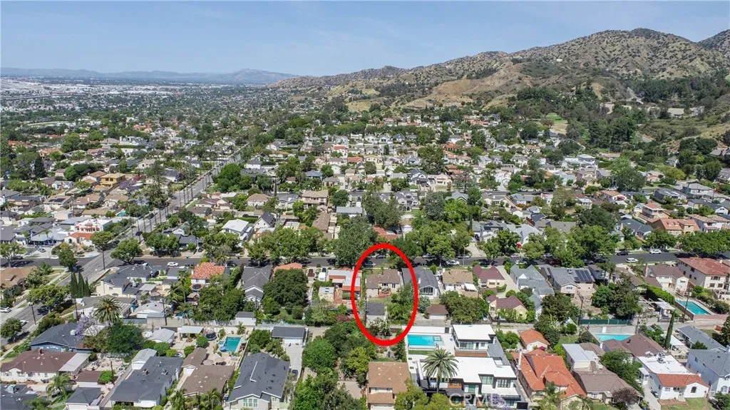 1030 E San Jose Ave, Burbank, CA 91501