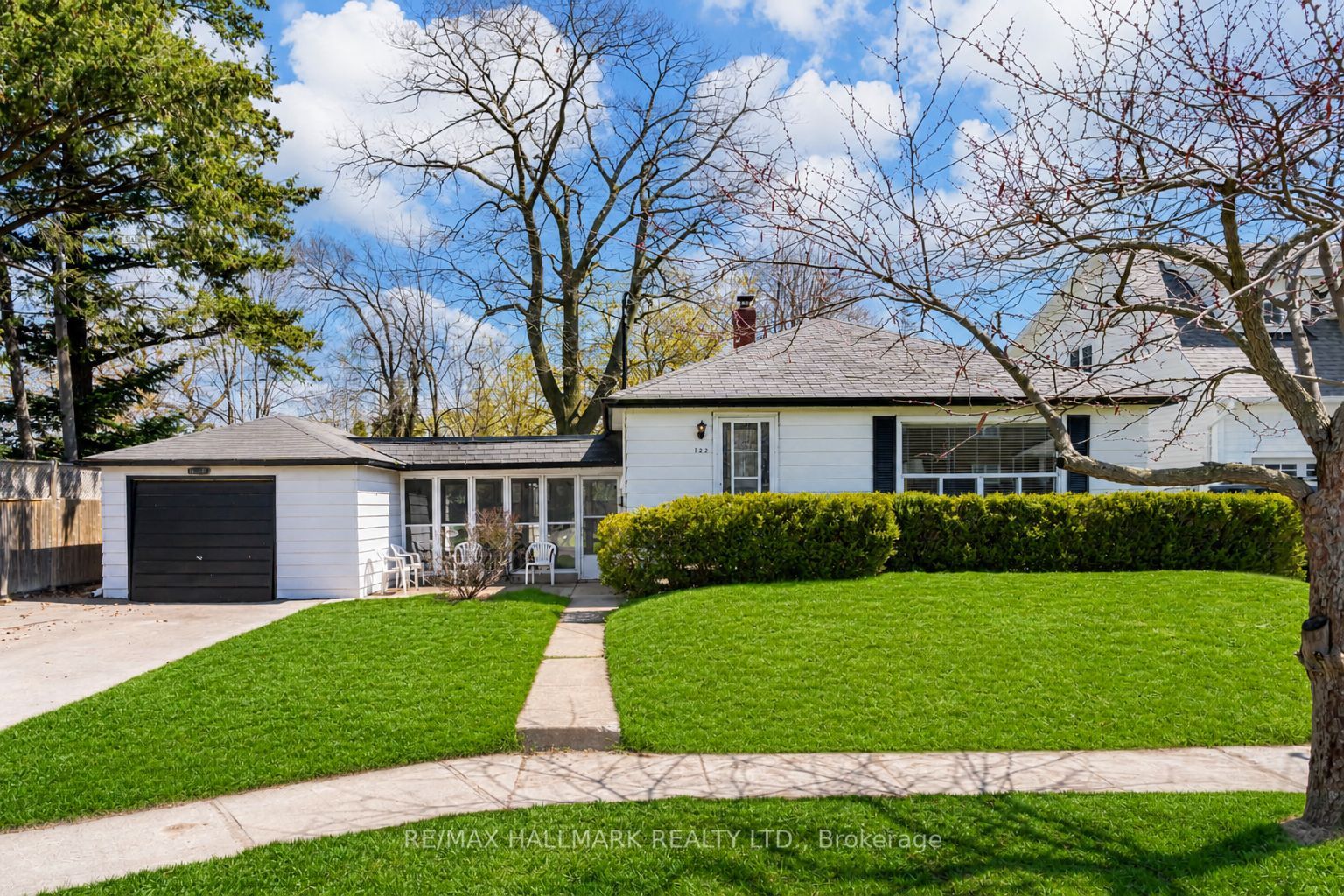 122 Hawthorne Road, Oakville, ON, L6K 1V8