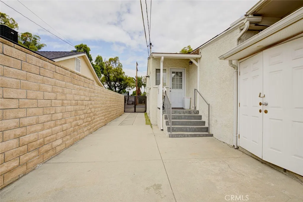 1334 Alameda Ave, Glendale, CA 91201