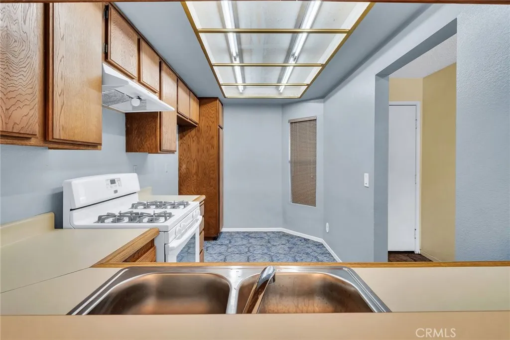 955 E 3rd St Unit 202, Long Beach, CA 90802 photo 5