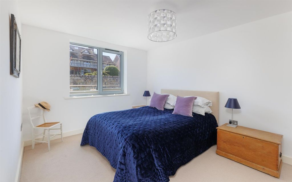 Additional image 14 of 3 bed flat for saleCowes, Isle Of Wight PO31