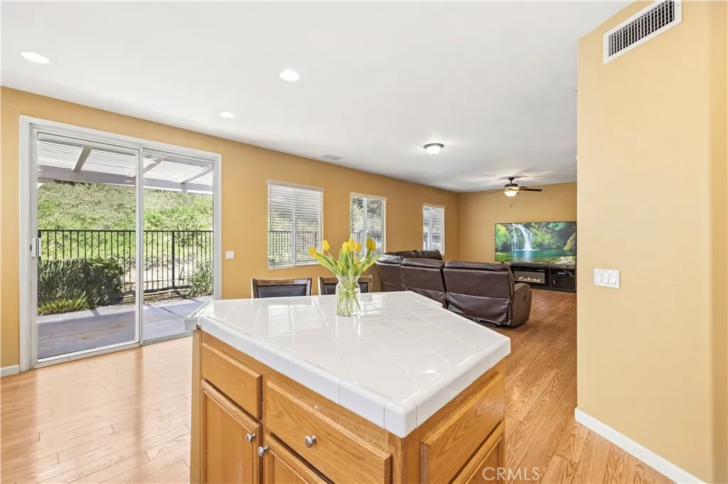 Additional image 77 of 28637 Placerview Trail, Saugus, CA 91390