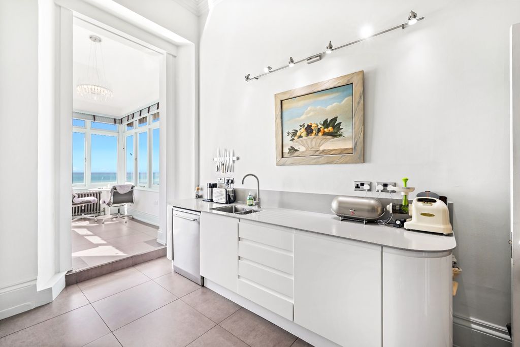 Additional image 6 of 3 bed flat for saleChichester Terrace, Brighton, East Sussex BN2