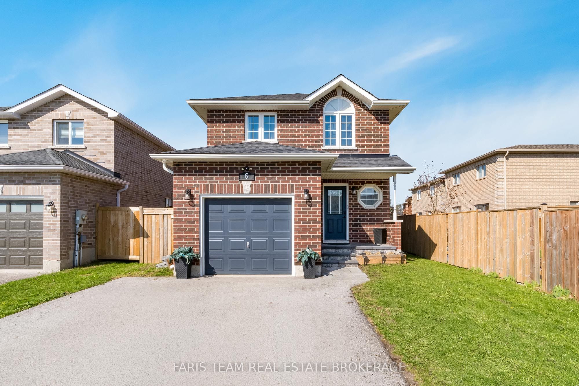 6 Majesty Boulevard, Barrie, ON, L4M 7K3