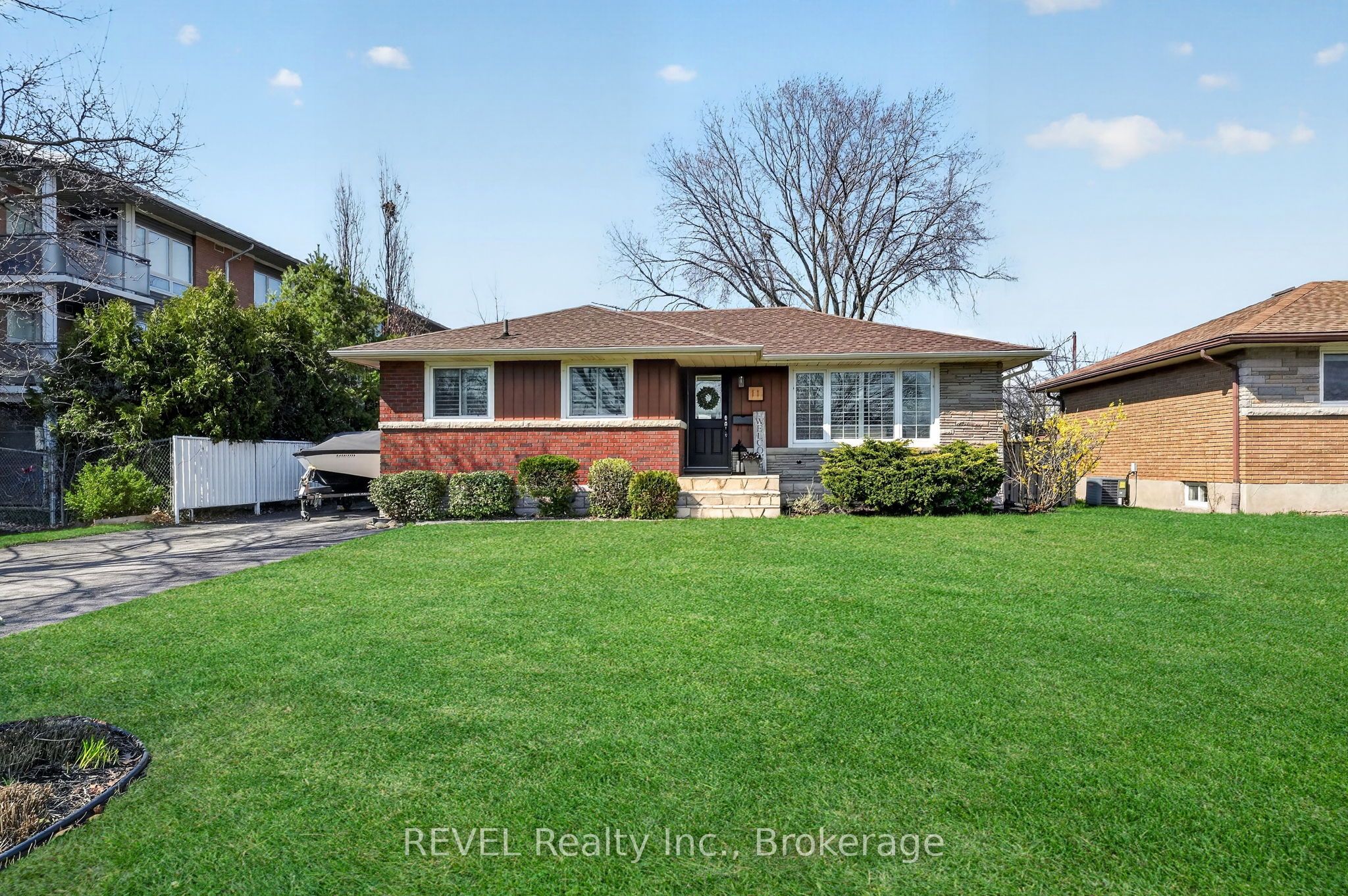 11 Tamarack Street, Welland, ON, L3C 4X6