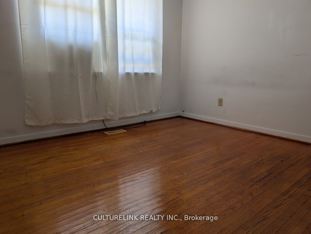 Additional image 6 of main floor-998 Willowdale Avenue, Toronto, ON, M2M 3C7