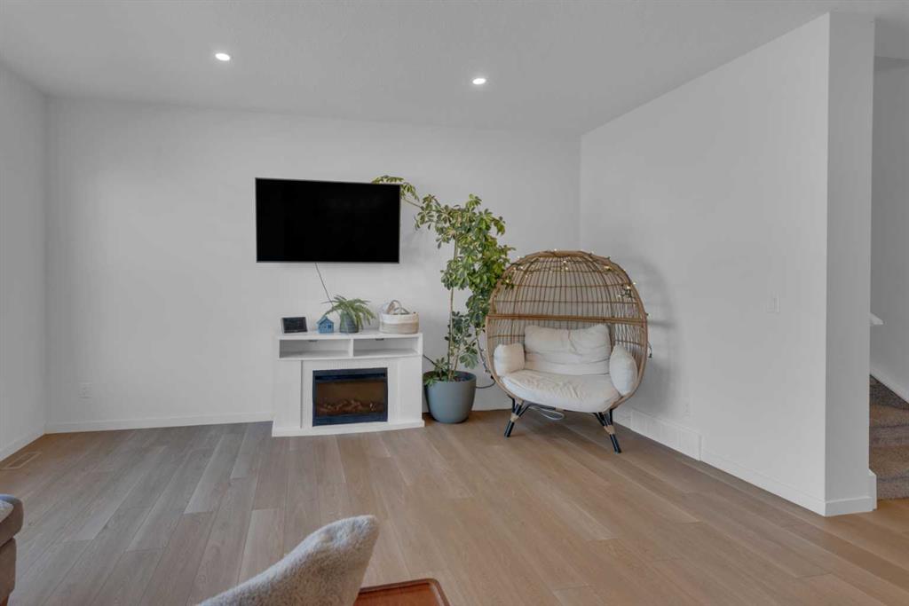 Additional image 6 of 76 Carringsby Avenue NW, Calgary, AB, T3P 1R9