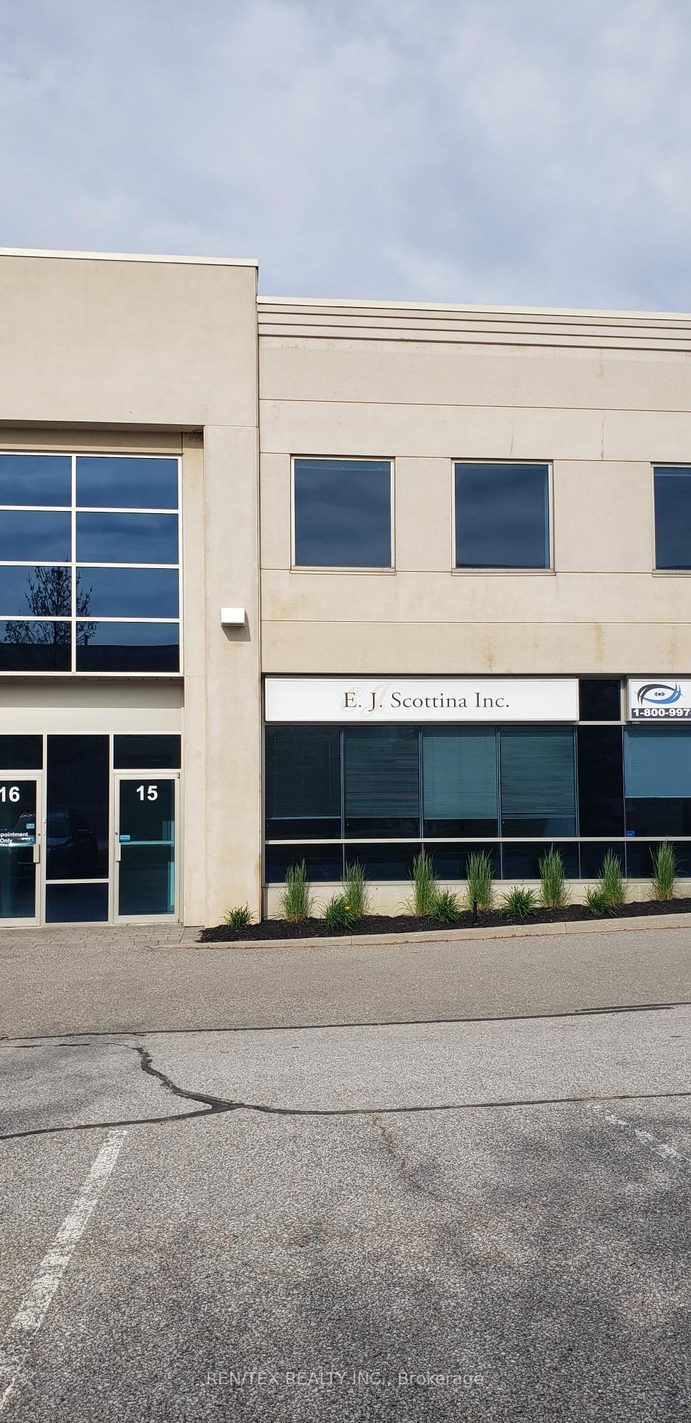 15-125 Don Hillock Drive, Aurora, ON, L4G 0H8