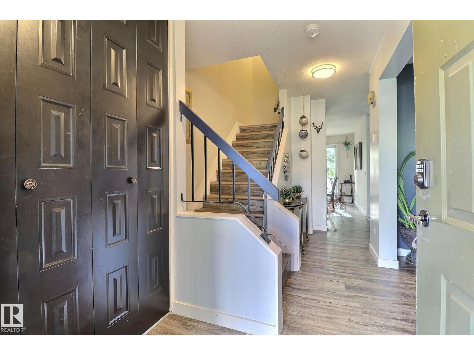 5315 39 Avenue NW, Edmonton, AB, T6L1P3