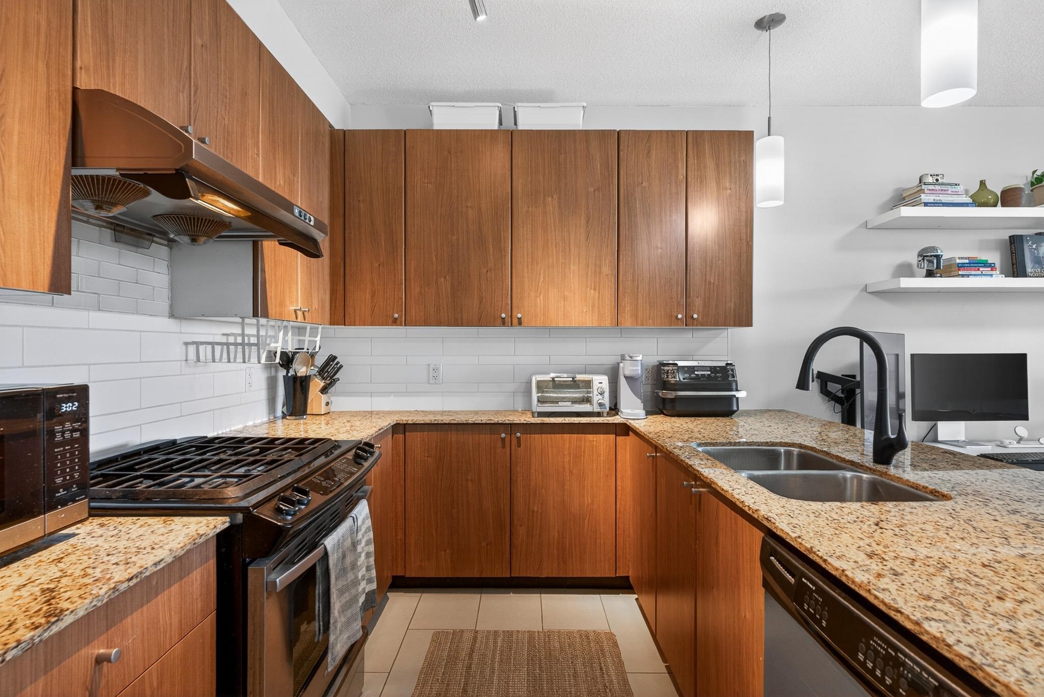 Additional image 4 of 1401-280 Ross Drive, New Westminster, BC, V3L 0C2