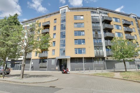 11 Tarves Way, London, Greater London SE10