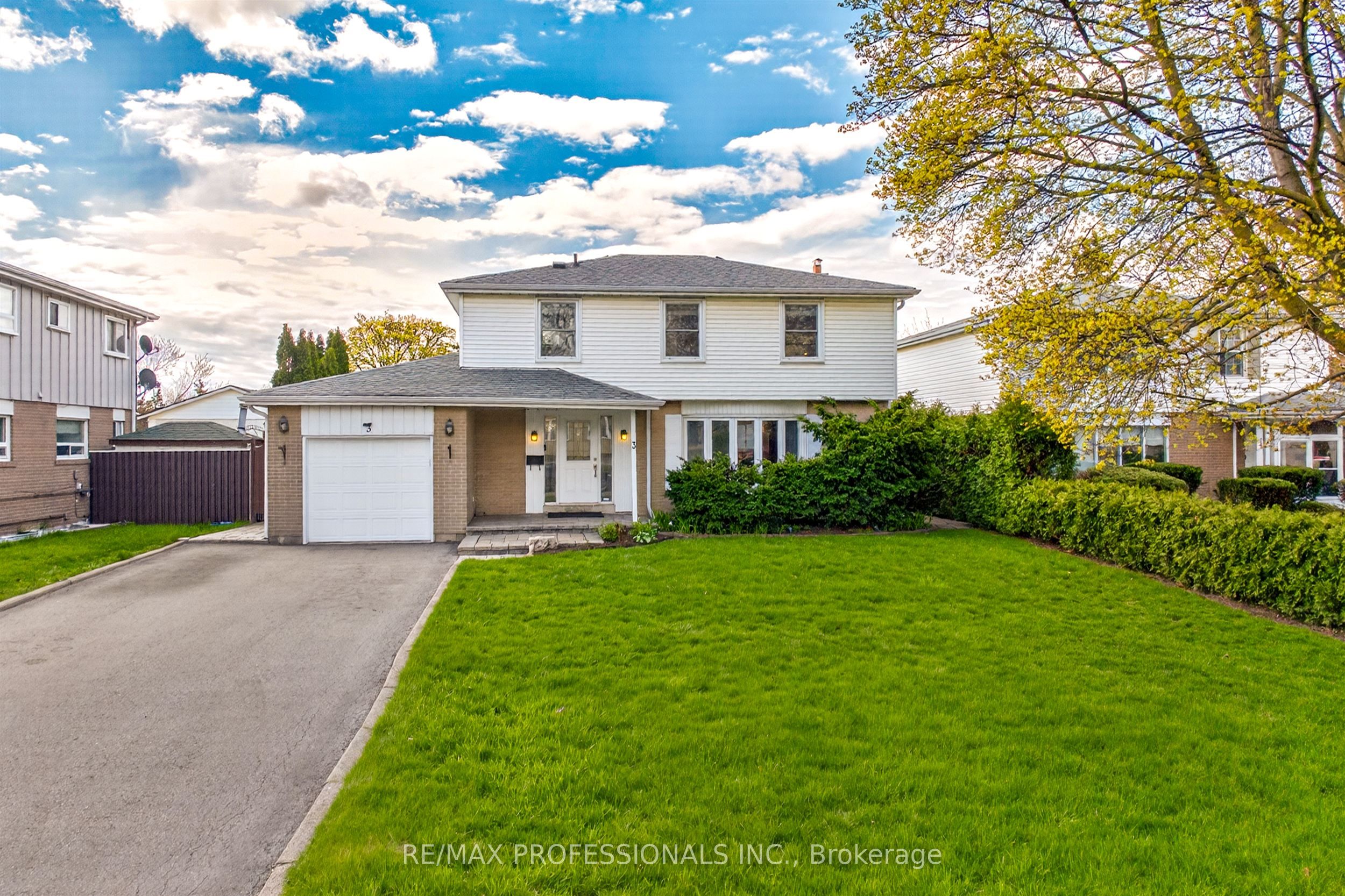 3 Caledon Court, Brampton, ON, L6T 1Z6