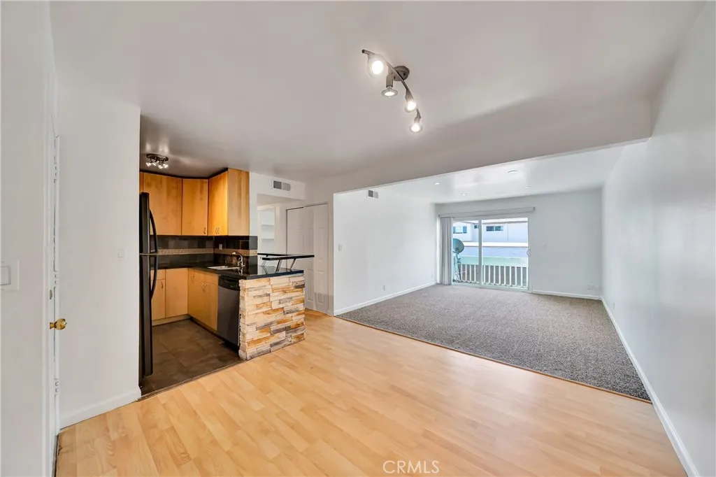 Additional image 2 of 18620 Hatteras Street Unit 247, Tarzana, CA 91356