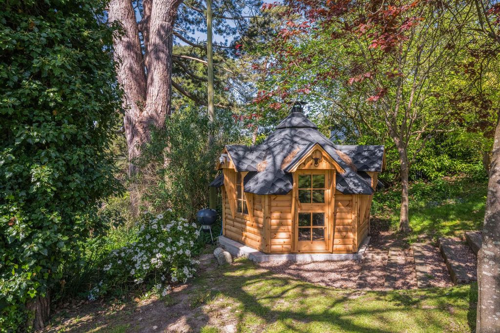 Additional image 40 of 7 bed detached house for saleHungershall Park, Tunbridge Wells, Kent TN4