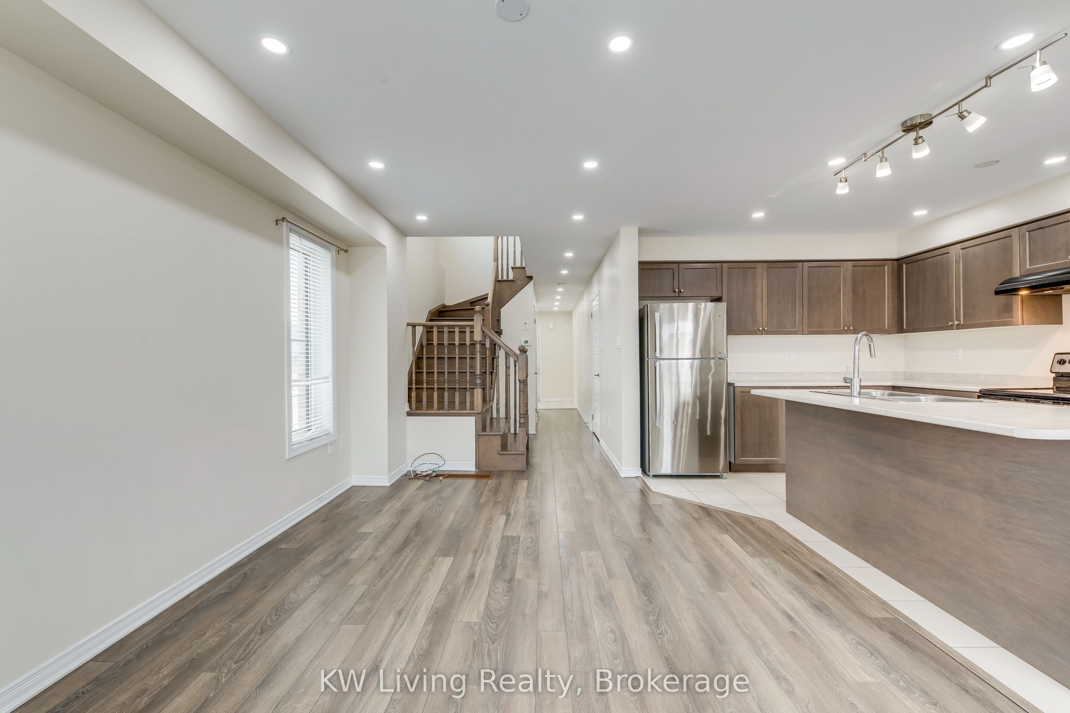 Additional image 3 of Upper-17 Allcroft Court, Hamilton, ON, L8J 0H7