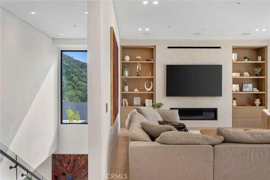 Additional image 35 of 16988 Strawberry Drive, Encino, CA 91436
