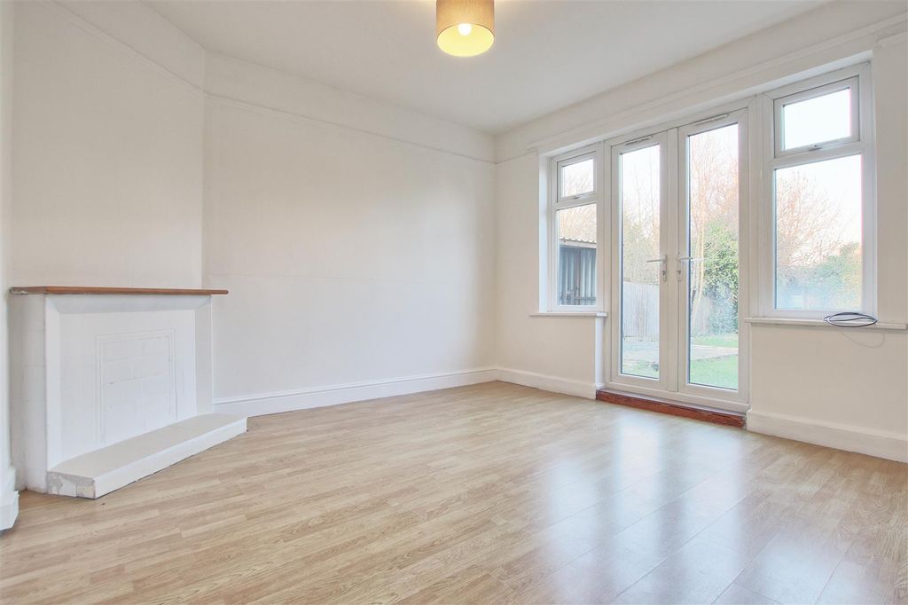 Additional image 3 of 5 bed semi-detached house for saleElizabeth Way, Cambridge CB4
