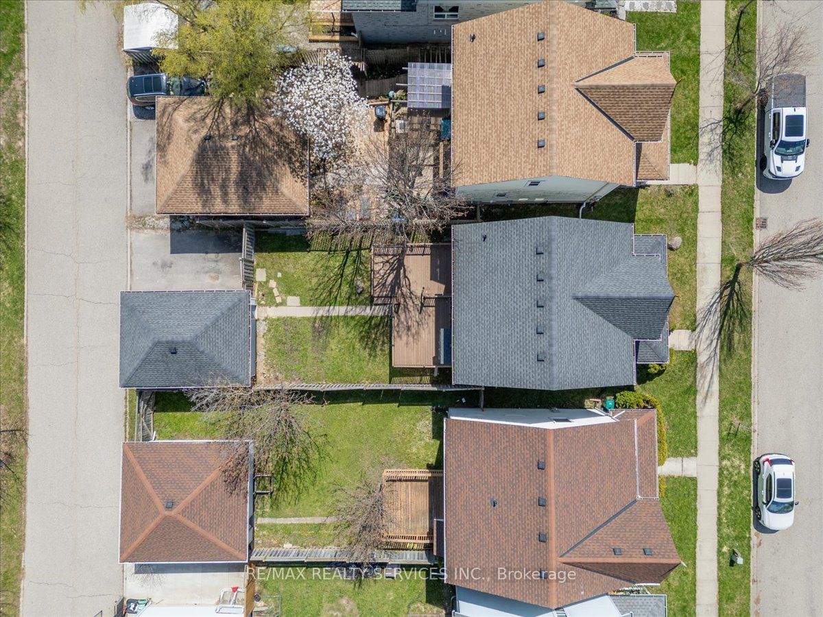 672 Zermatt Drive, Waterloo, ON, N2T 2V2 photo 4