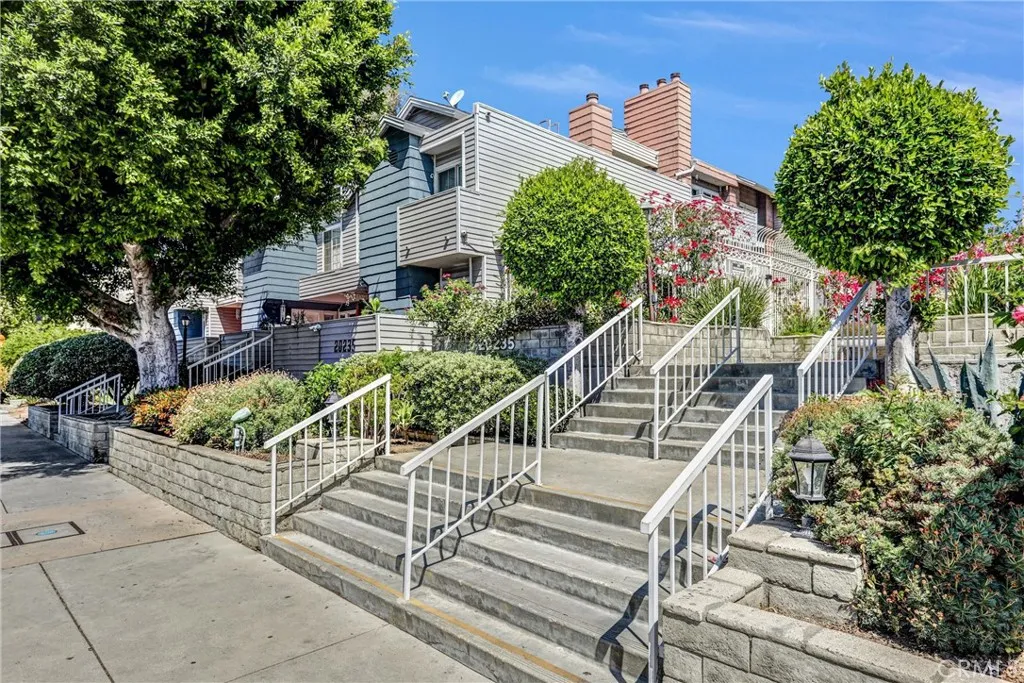 Additional image 17 of 20235 Keswick Street Unit 213, Winnetka, CA 91306