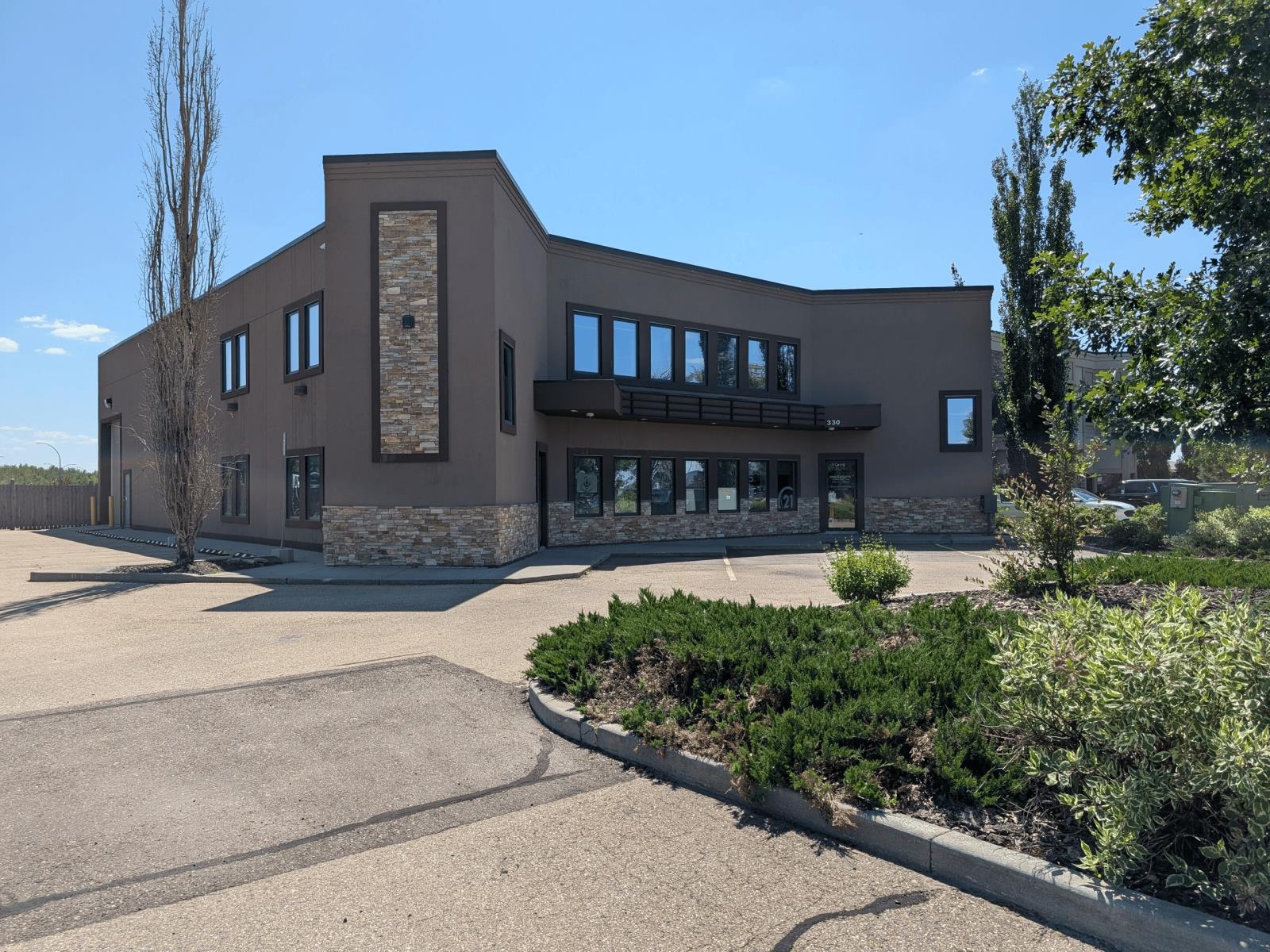 100,-330 Circle Drive, St. Albert, AB, T8N7L5