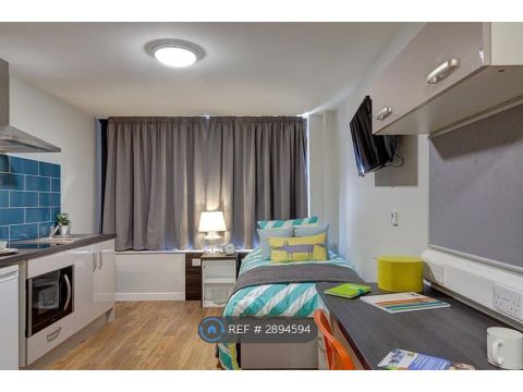Sovereign House, Sheffield S1, Room to rent