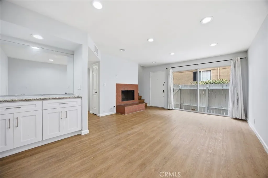 Additional image 3 of 8927 Cedros Avenue Unit 8, Panorama City, CA 91402