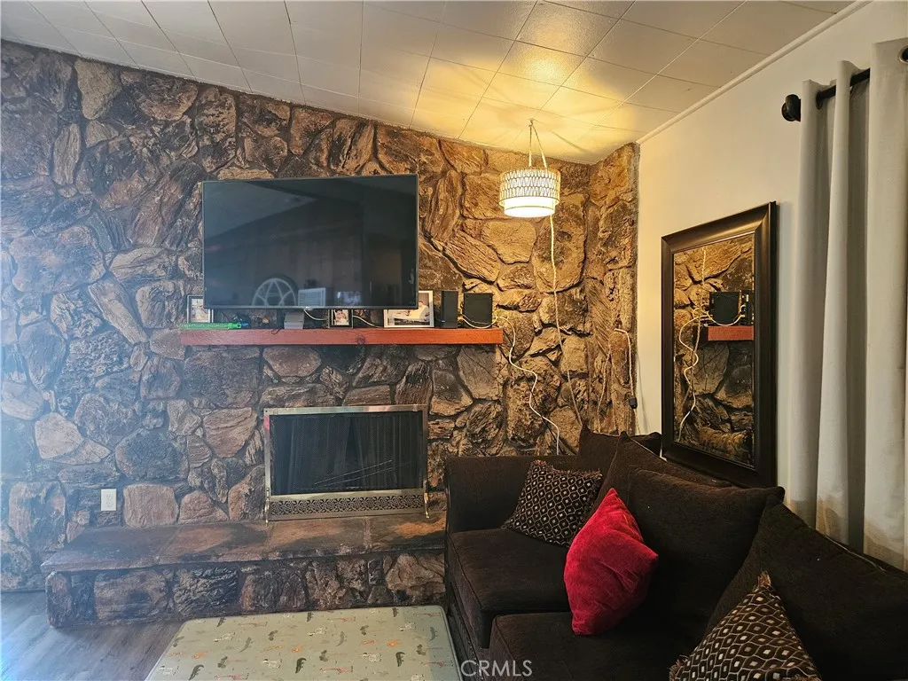 Additional image 14 of 537 E 3rd St, Rialto, CA 92376