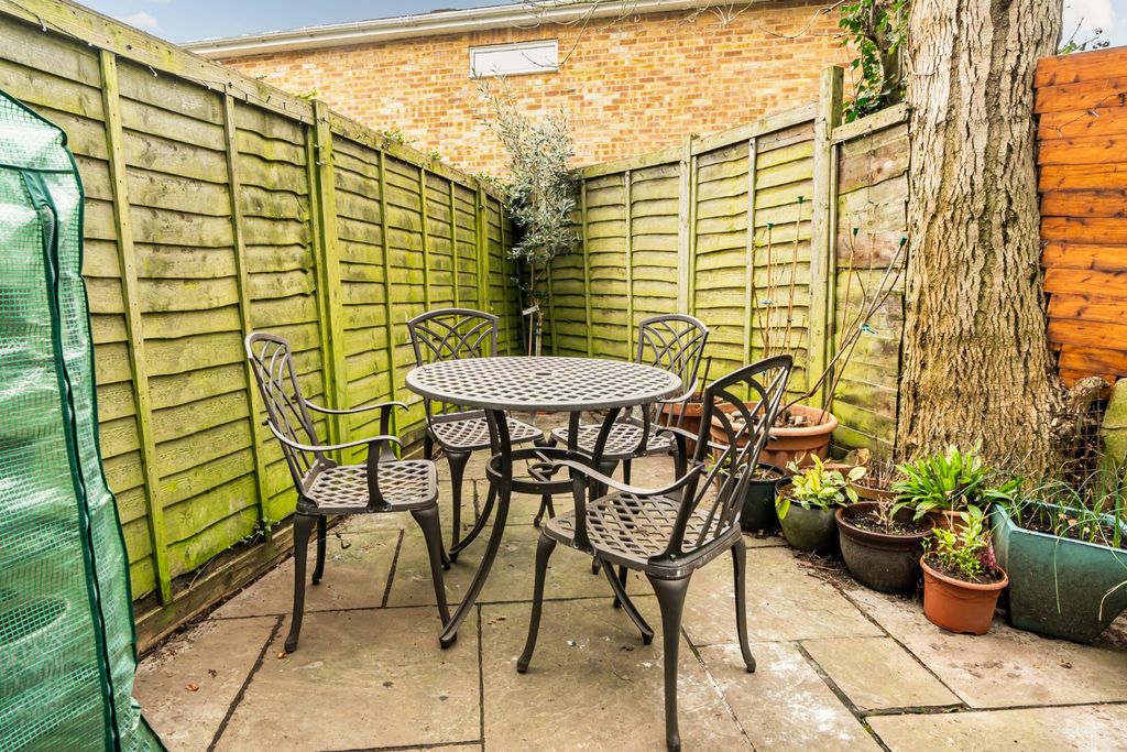 Additional image 10 of 2 bed maisonette for saleMaypole Road, Taplow, Buckinghamshire SL6