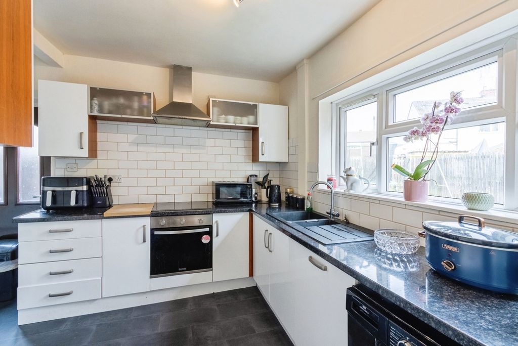 Additional image 3 of 2 bed semi-detached house for saleKettlethorpe Road, Wakefield, West Yorkshire WF2