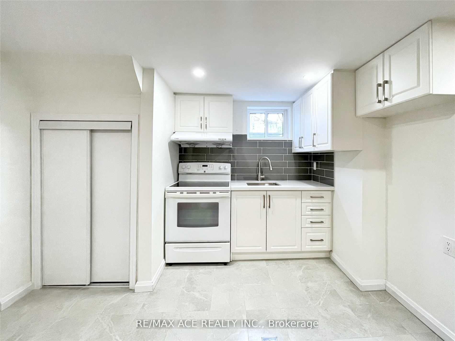 Additional image 3 of Lower-246 Horsham Avenue, Toronto, ON, M2N 2A6