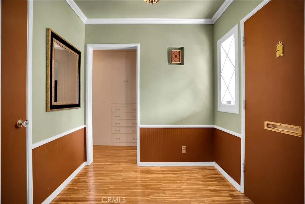 6843 Chisholm Ave, Van Nuys, CA 91406 photo 3